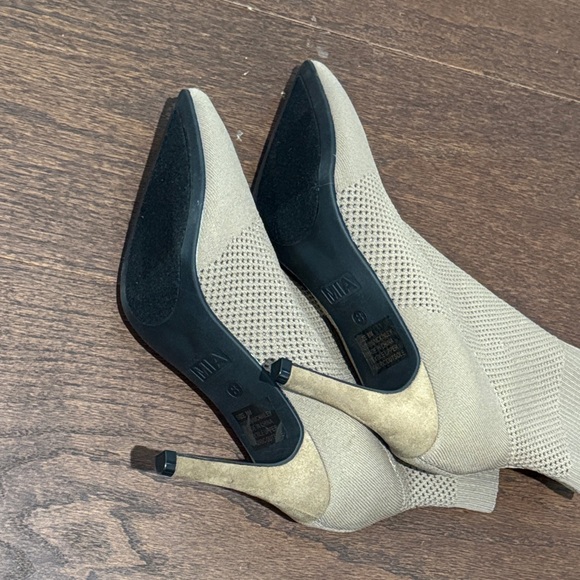 NWT MIA Women’s Tan Ankle Knit Boots Size 8 - Picture 5 of 7